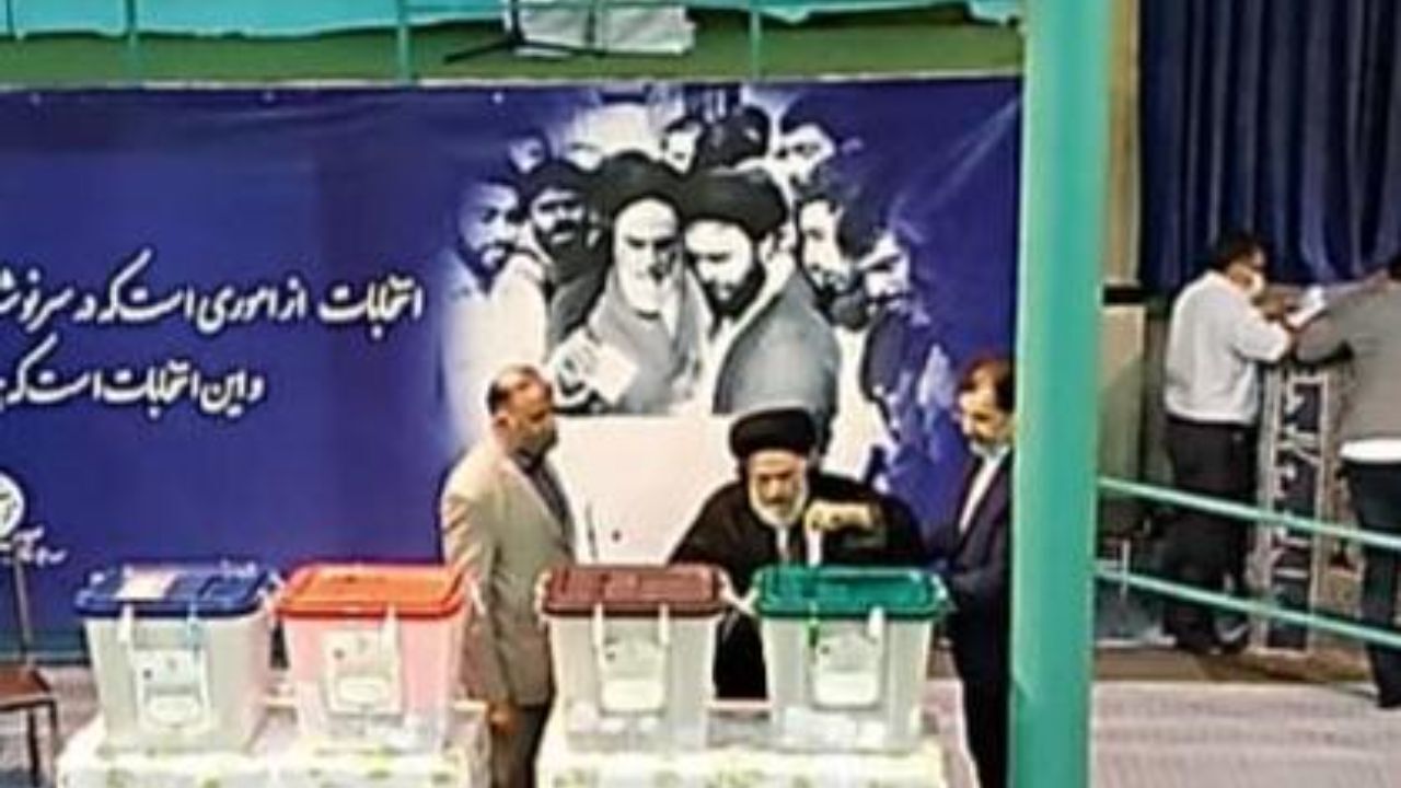 موسوی بجنوردی با حضور در جماران رای خود را به صندوق انداخت