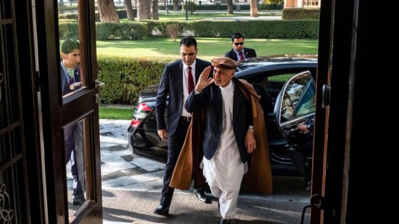 اشرف غنی در راس هیاتی بلندپایه رهسپار آمریکا شد