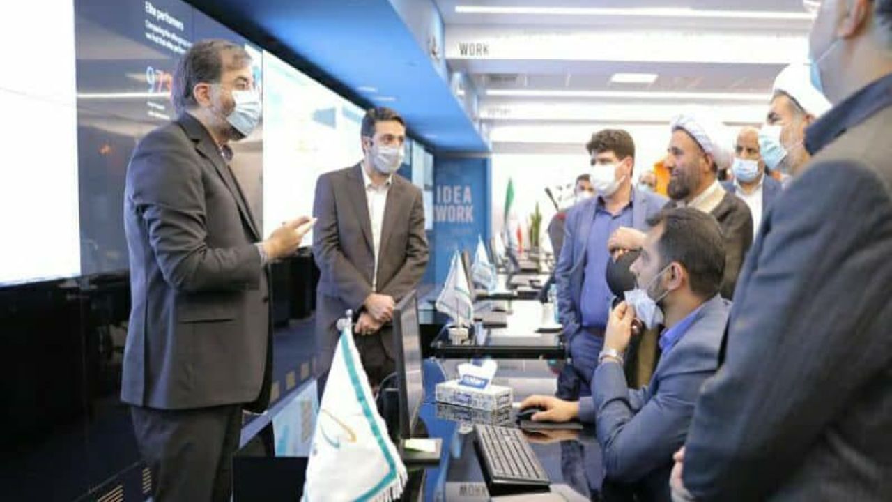 بازدید جمعی از نمایندگان مجلس از مرکز مانیتورینگ پلتفرم‌های دیجیتال همراه اول