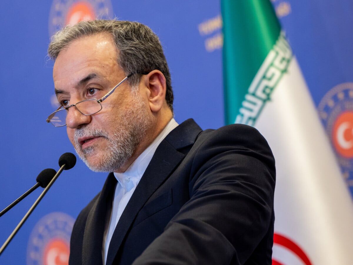 عراقچی: اگر هدف از مذاکرات با آمریکا، ابراز اطمینان از عدم دستیابی ایران به سلاح هسته‌ای باشد، رسیدن به یک توافق کاملاً در دسترس است