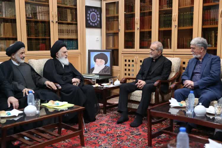 آیت الله علوی بروجردی: نباید فرصت‌های دیپلماتیک را از دست داد /مدیریت کشور در شرایط کنونی بهتر از این امکان‌پذیر نبود