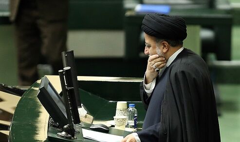 ابراهیم رییسی در مجلس: ارز گران نخواهد شد