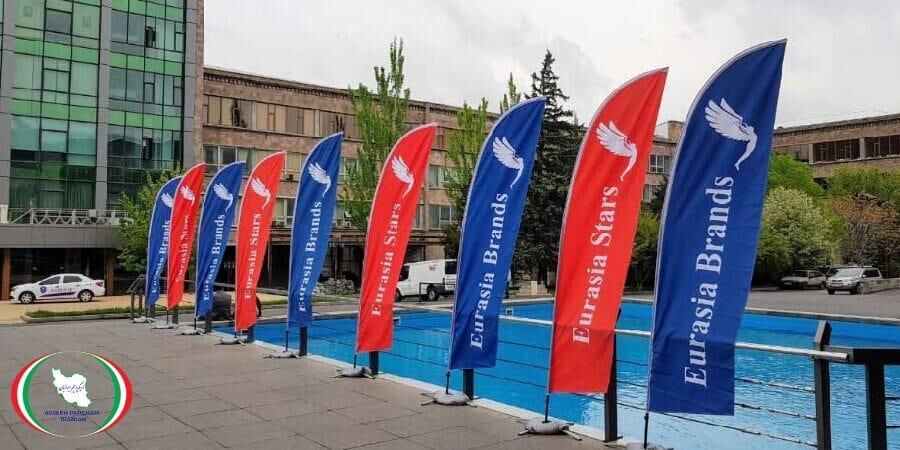 پرچم‌های ساحلی تبلیغاتی، از جذابیت تا برندینگ
