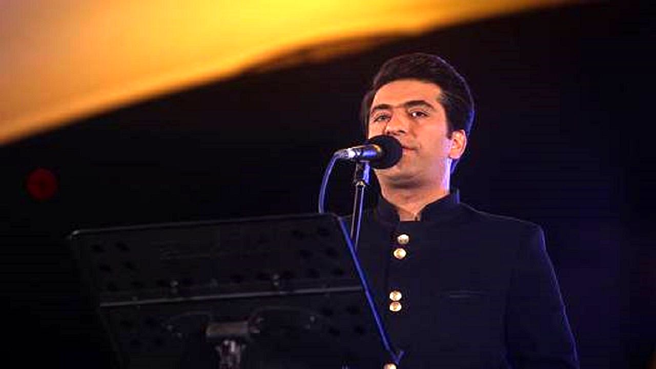 محمد معتمدی برای گیل‌دخت می‌خواند