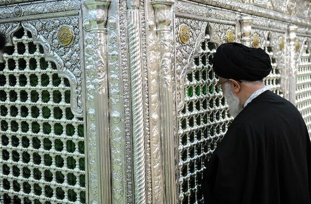 رهبر معظم انقلاب حرم حضرت عبدالعظیم الحسنی (ع) را زیارت کردند