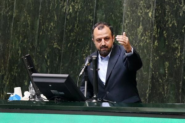 خاندوزی که امروز خواستار خارج شدن ایران از فهرست سیاه FATF شده، قبل از وزیر شدن چگونه در این راه سنگ‌اندازی می‌کرد؟