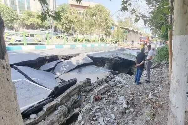 مدیریت بحران: حداکثر میزان فرونشست نقطه‌ای در تهران بیش از ۳۰ سانتی‌متر است/شکستگی‌ برخی لوله‌های نفت، گاز و آب ناشی از این پدیده است