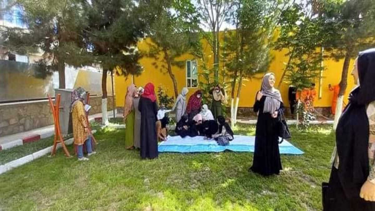 حضور زنان در پارکها ممنوع