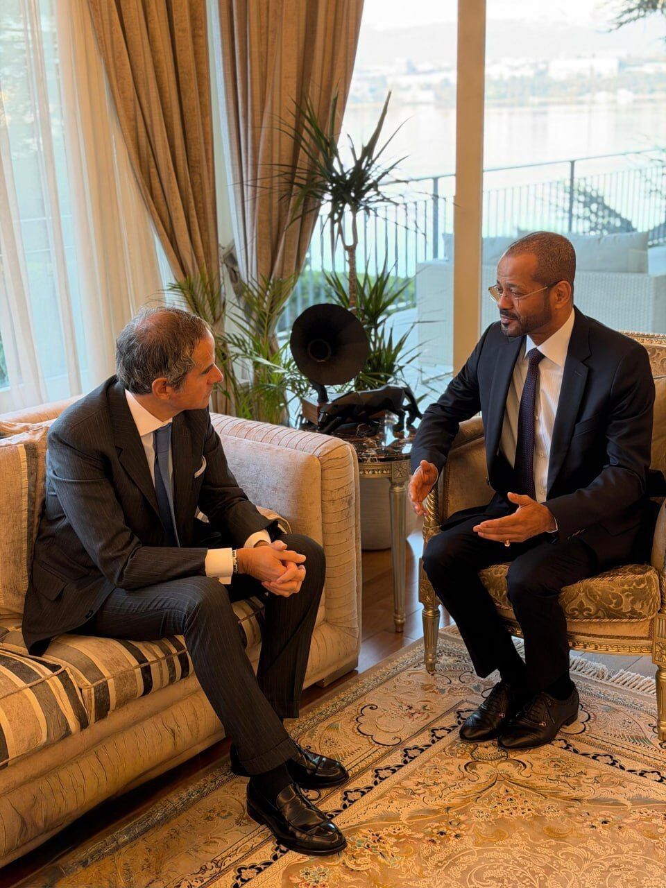دیدار وزیر خارجه عمان با رافائل گروسی