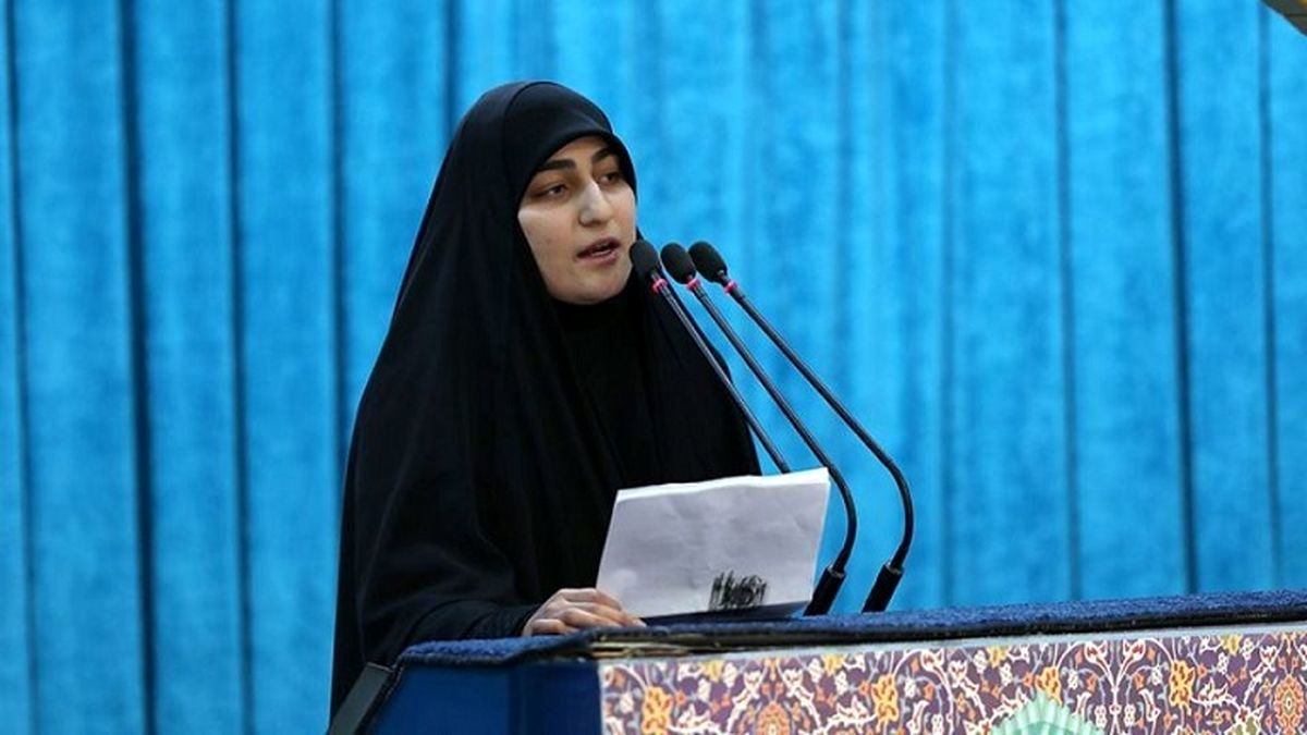 واکنش زینب سلیمانی به آتش‌زدن پرچم ایران در یکی از دانشگاه‌ها