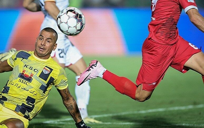شکست سنگین پرسپولیس مقابل فولاد/ پرسپولیسی‌های سابق نفس اوسمار را گرفتند
