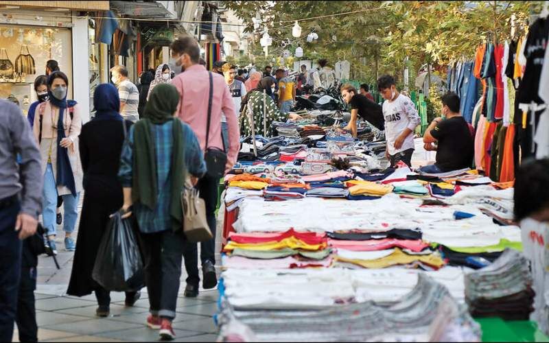 حکومت، تعهدات مصرح در قانون اساسی را نقض کرده‌ است/ دستفروشی به جامعه ایران تحمیل شده