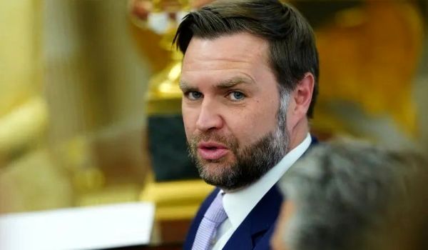 ونس: افرادی در دولت اسرائیل در حال تلاش برای تغییر افکار عمومی آمریکا هستند تا جنگ را به طور نامحدود ادامه دهند/ کاخ سفید: ترامپ هم این موضوع را قبول دارد
