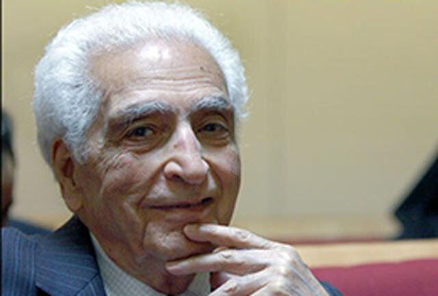 دکتر محمدعلی اسلامی‌ندوشن حامل امانت فرهنگی است که محور هویت ایرانی است