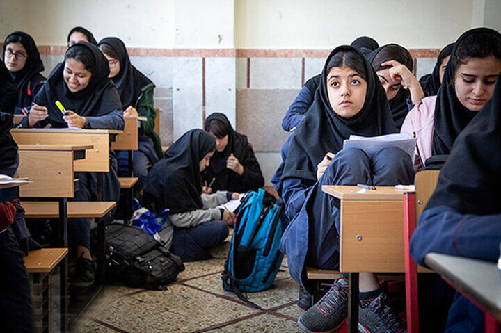 معاون وزیر آموزش‌وپرورش: خبری از شروع مجازی کلاس‌ها در مهر ماه نیست