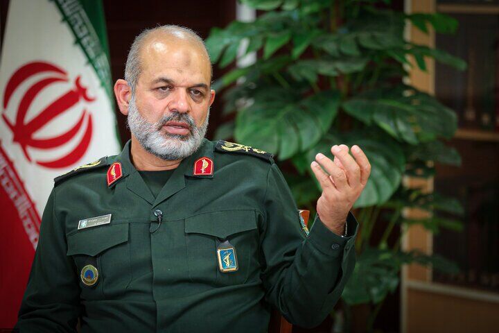 سردار وحیدی: تهدیدات اسرائیل نشانه آشفتگی است / این رژیم تلاش دارد شکست سنگین خود در جنگ ۱۲ روزه را پنهان کند