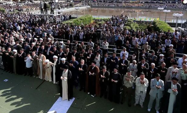 نماز عید فطر به امامت رهبر انقلاب اقامه می‌شود