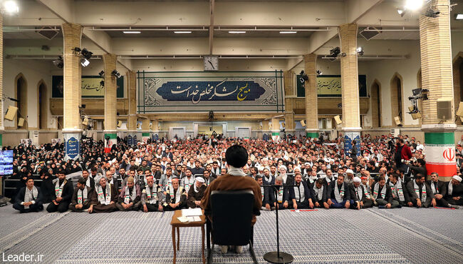 رهبر انقلاب خطاب به بسیجیان: از دوقطبی کاذب بپرهیزید، کسانی که مبانی و اصول اسلام و انقلاب و ولایت فقیه را قبول دارند برادر شما هستند؛ حتی اگر سلیقه متفاوتی دارند + ویدئو