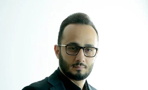 اهدا نشان عالی تعهد به محمدرضا منصوری مدیر شرکت آرگون نورد