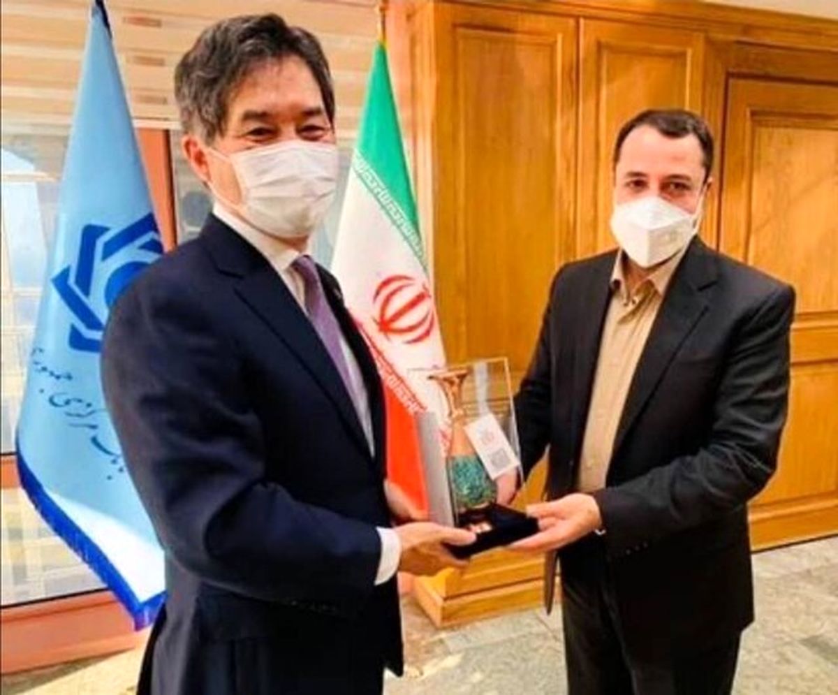سفیر ژاپن در تهران با رئیس کل بانک مرکزی کشورمان دیدار کرد