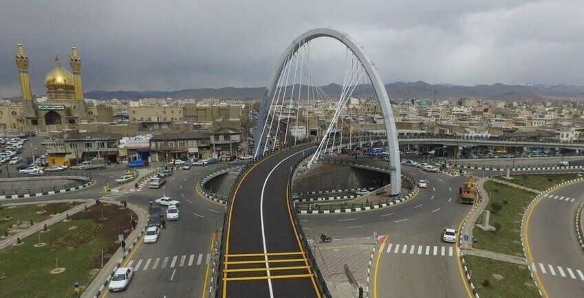 نصب یک بنر عجیب عذرخواهی از مدیران شهری در زنجان! + عکس