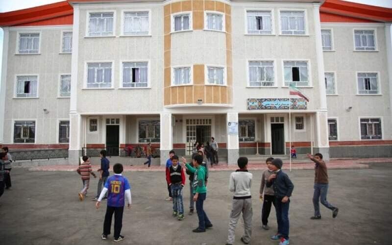 مصدومیت شدید دانش‌آموز ۱۳ ساله کوهدشتی توسط معلم به خاطر «ارتکاب عمل ناشایست و غیرقابل ذکر»!