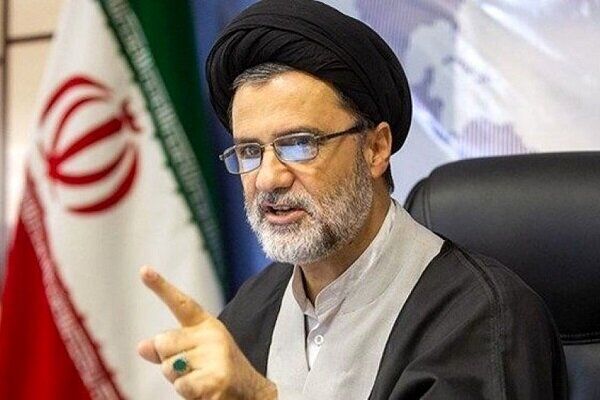نبویان: تنگه هرمز با افسانه‌سرایی و هالیوودبازی باز نخواهد شد