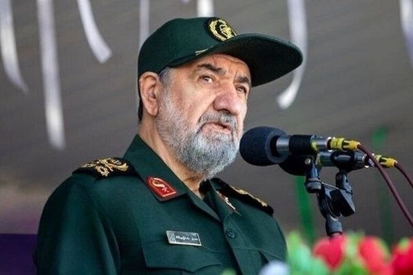 پیام توئیتری محسن رضایی پس از پیام رهبر انقلاب /  امروز وحدت ملی یکی از بنیادی‌ترین مولفه‌های قدرت و امنیت ملی است