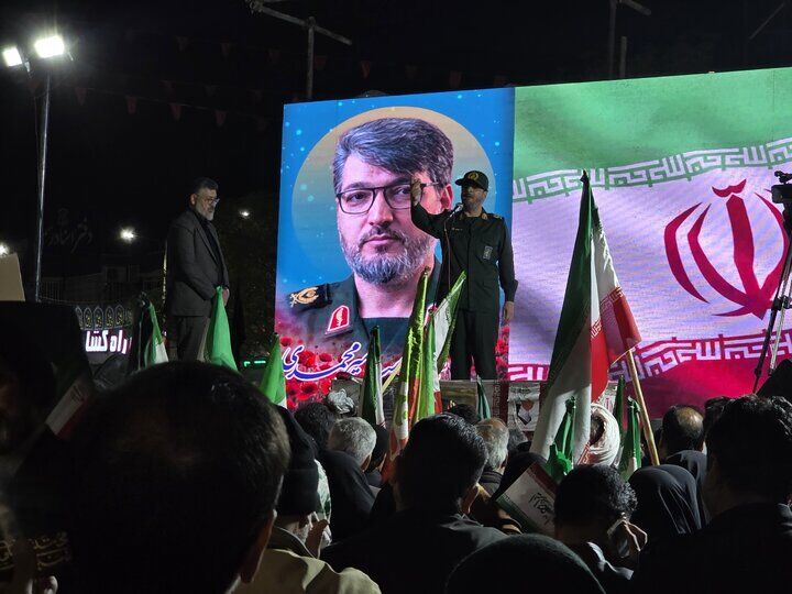 مشاور امنیتی فرمانده سپاه: به زودی شگفتانه‌هایی را به رخ دشمن می‌کشیم
