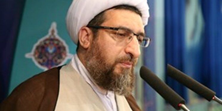 دشمن تلاش می کند مردم را مقابل روحانیت قرار دهد/ تولیدکنندگان داخلی کیفیت کالا‌ها را بالا ببرند