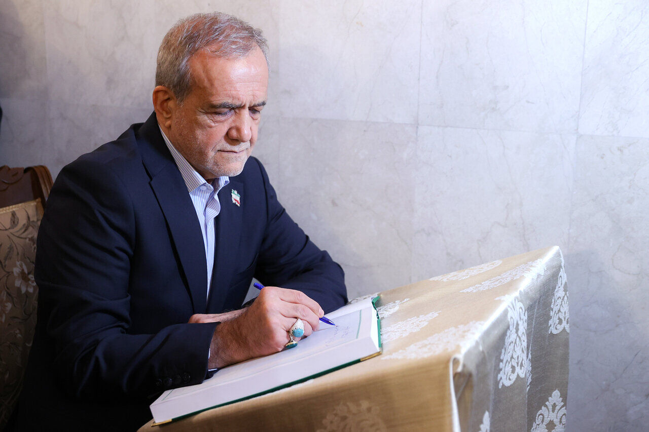 ابلاغ قانون الحاق ایران به کنوانسیون پالرمو توسط پزشکیان / معاون اجرایی رئیس جمهور: گام مهمی برای پیوستن به FATF برداشته شد