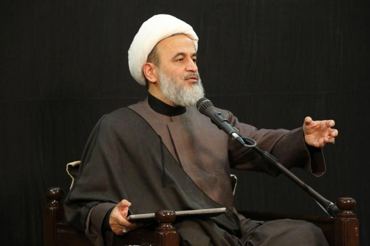 پاسخ شدید‌اللحن روزنامه اطلاعات به پناهیان: شما برای دفاع از فلسطین لباس رزم بپوشید تا بچه‌‌های مدرسه‌ای یاد بیگرند