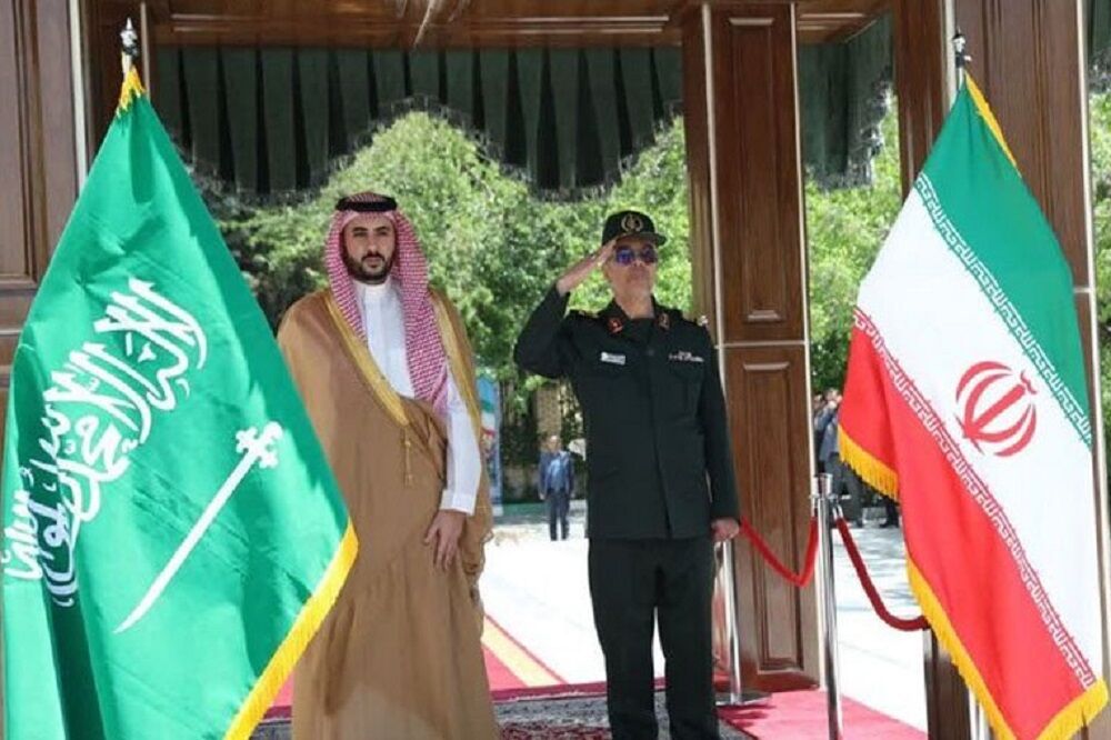 پیام مهم میزبانی سرلشکر باقری از وزیر دفاع عربستان چه بود؟