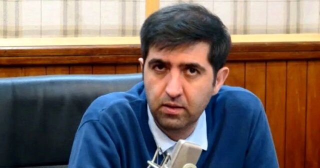 حمله تند مدیر مسئول روزنامه اصولگرا به خاتمی؛ بیش از هر زمان دیگر به طیف رادیکال اصلاحات نزدیک شدید/ اگر از راه امام بریده‌اید، شهامت کنید و روراست حرف بزنید؛ پشت واژه‌هایی چون نوفل‌لوشاتو پنهان نشوید!