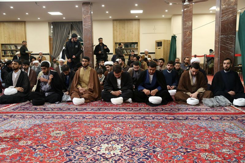 گزارش تصویری مراسم عمامه‌گذاری در دفتر سه مرجع تقلید