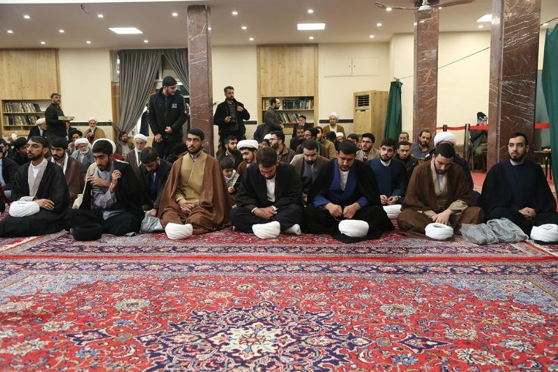 گزارش تصویری مراسم عمامه‌گذاری در دفتر سه مرجع تقلید