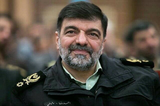 اقتدار دریایی را به رخ همسایه‌ها بکشیم