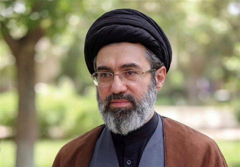 ابلاغ پیام رهبر انقلاب به خانواده شهدای مدرسه شجره طیبه میناب