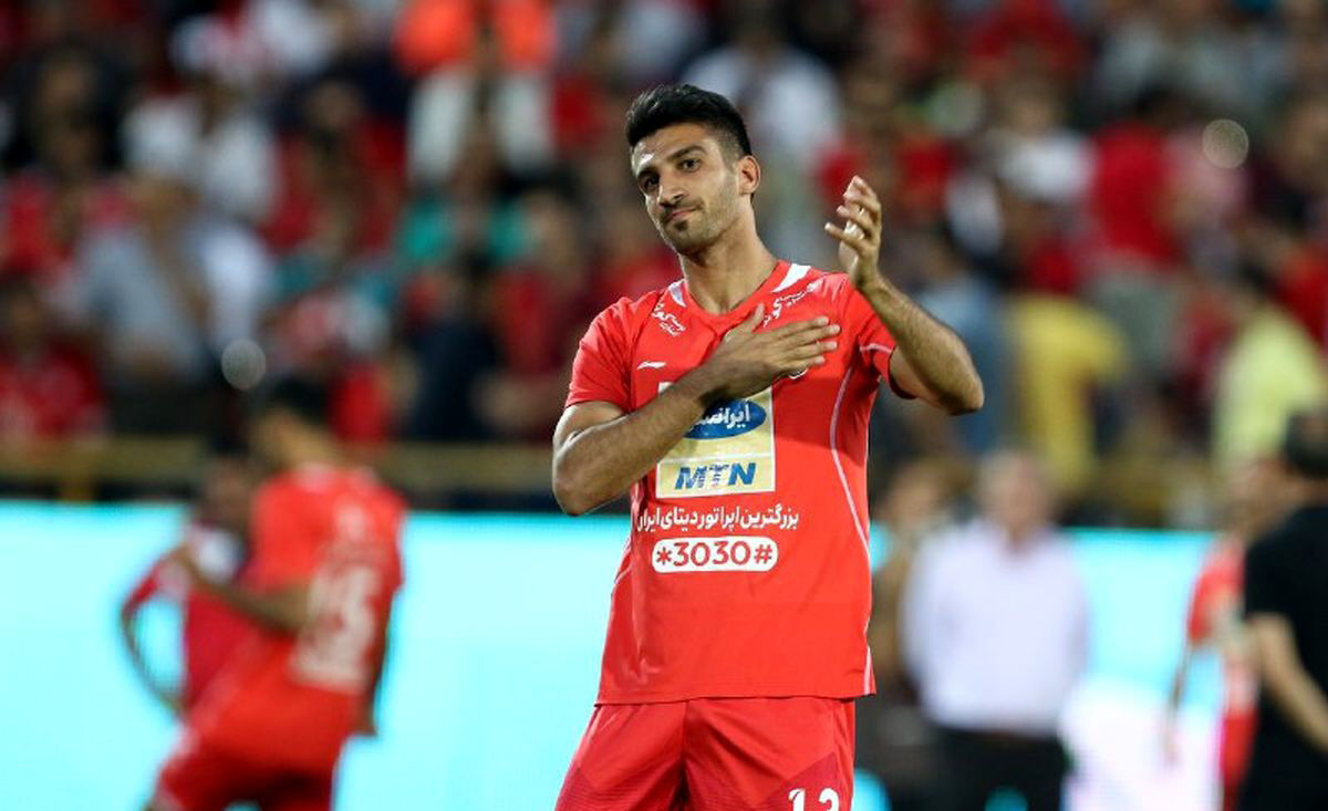 تصویر | کاپیتان سابق پرسپولیس با چهره مبدل در دربی