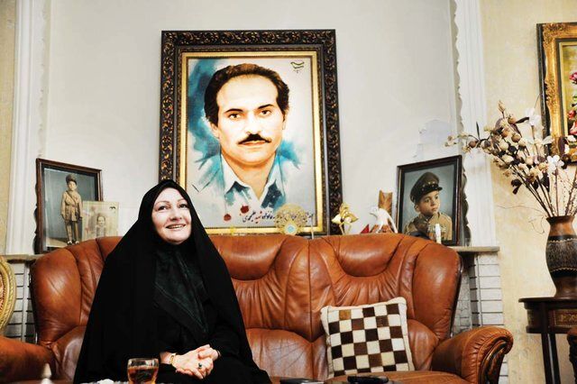 ۱۴ سال است که رنج می‌کشم و کسی ندید؛ تازه من همسر یک شهید شاخص هستم/ رسانه‌ها طوری تبلیغ کرده‌اند که انگار خانواده شهدا دارند از فرصت‌ها استفاده می‌کنند