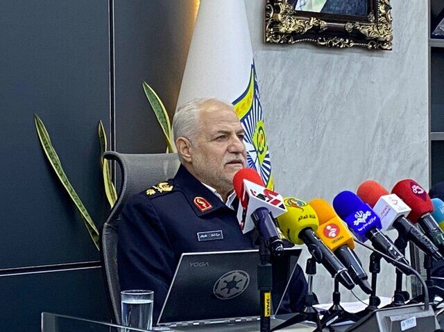 واکنش پلیس راهور به عبور تانک روسی از روی خودرویی در اوکراین