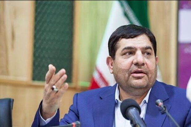 دیدار شبانه مخبر با دانشجویان دانشگاه شریف در خوابگاه دانشجویی