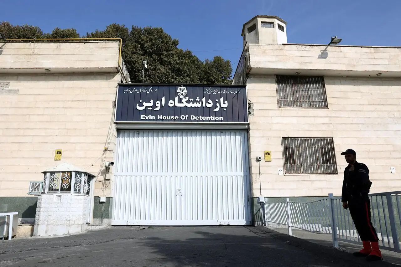 سخنگوی قوه قضائیه: ۱۵ نفر از زندانیان، پس از حمله اسرائیل به زندان اوین، متواری هستند