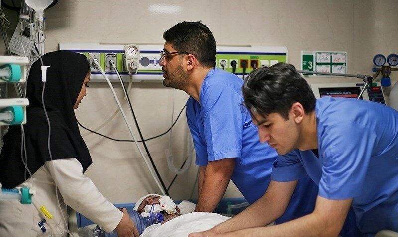 رئیس دانشگاه علوم پزشکی تهران: ۳۰ هزار پزشک در حرفه‌های غیرپزشکی شاغل هستند/ کمبود ۱۵۰۰ پرستار در دانشگاه علوم‌پزشکی تهران