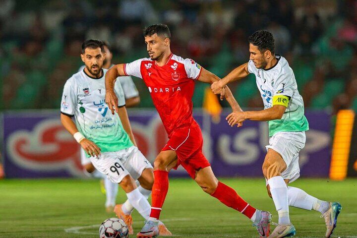 پیروزی پرسپولیس مقابل ذوب آهن و عبور از استقلال