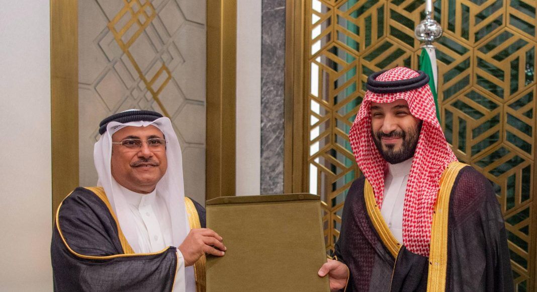 نشان «رهبر» عرب توسط پارلمان عربی به محمدبن‌سلمان اعطا شد