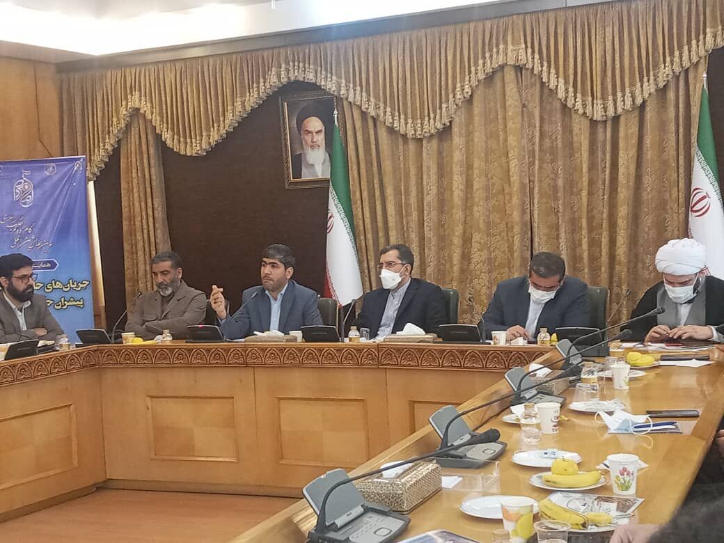 بهره‌وری نظام حکمرانی کشور منفی یک است