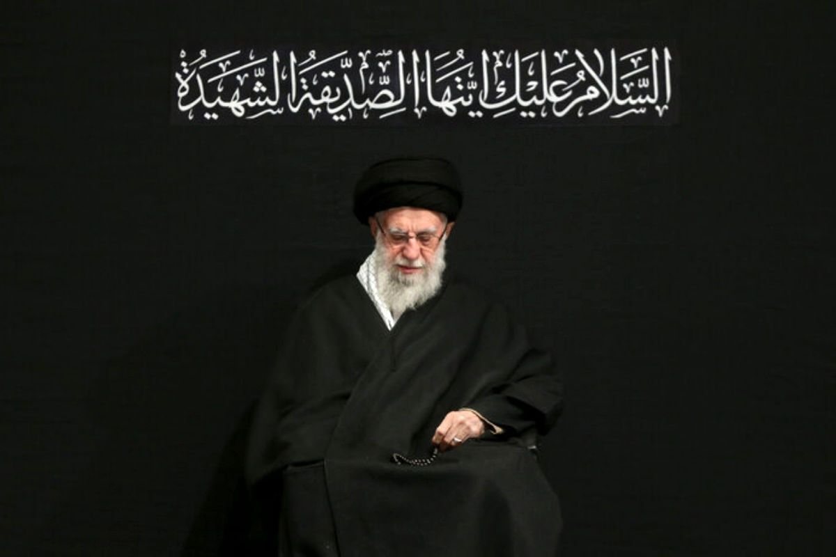 پیام جدید حساب رهبر انقلاب در شبکه اجتماعی ایکس در ارتباط با حمله به پایگاه العدیده آمریکا: سیلی سخت و قابل تکرار
