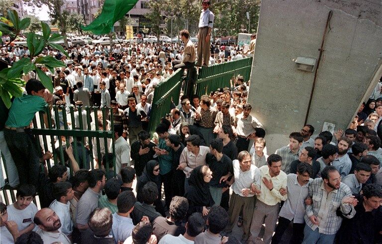 روایت آیت‌الله هاشمی از درگیری طولانی دانشجویان با پلیس در اجتماع سالگرد حادثه کوی دانشگاه در سال ۷۹