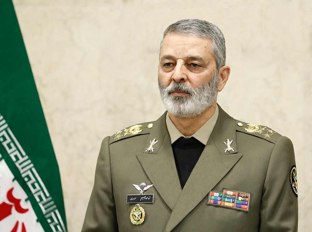 رئیس ستاد کل نیروهای مسلح : سربازان شجاع ایران اسلامی دشمنان را از کرده خود پشیمان کرده‌اند